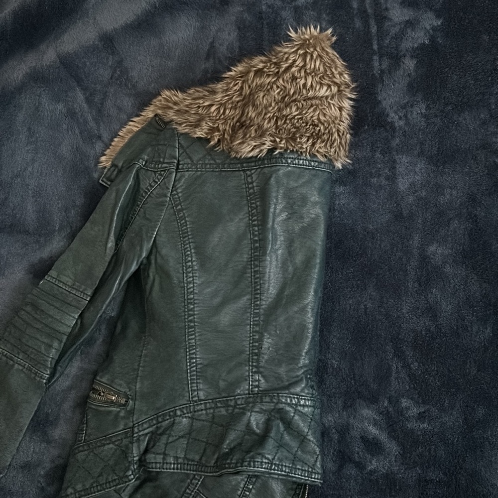 Leather jacket - Picture 2 of 2